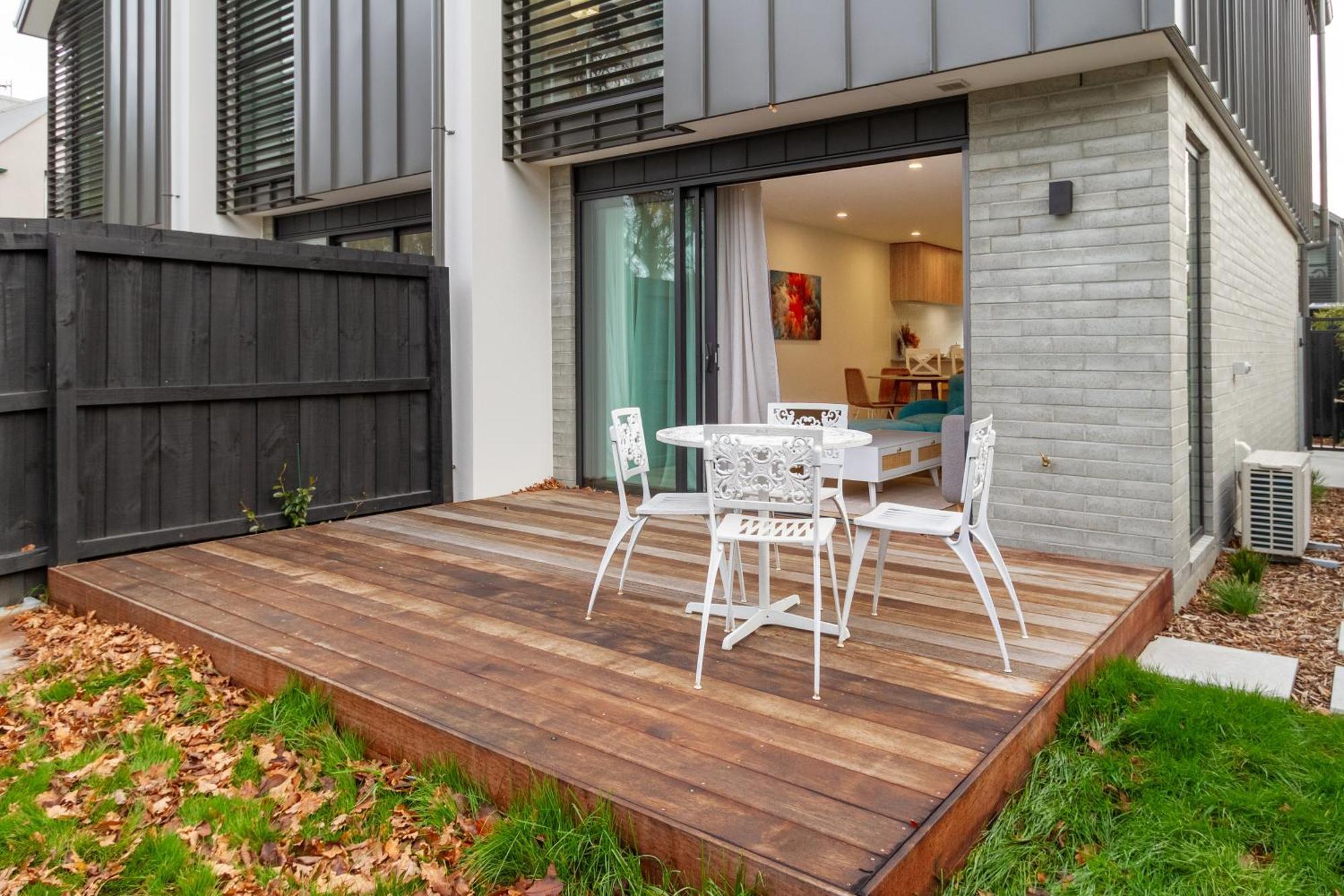 Modern 2 Bed 2 Bath Opposite Hagley Park Daire Christchurch Dış mekan fotoğraf