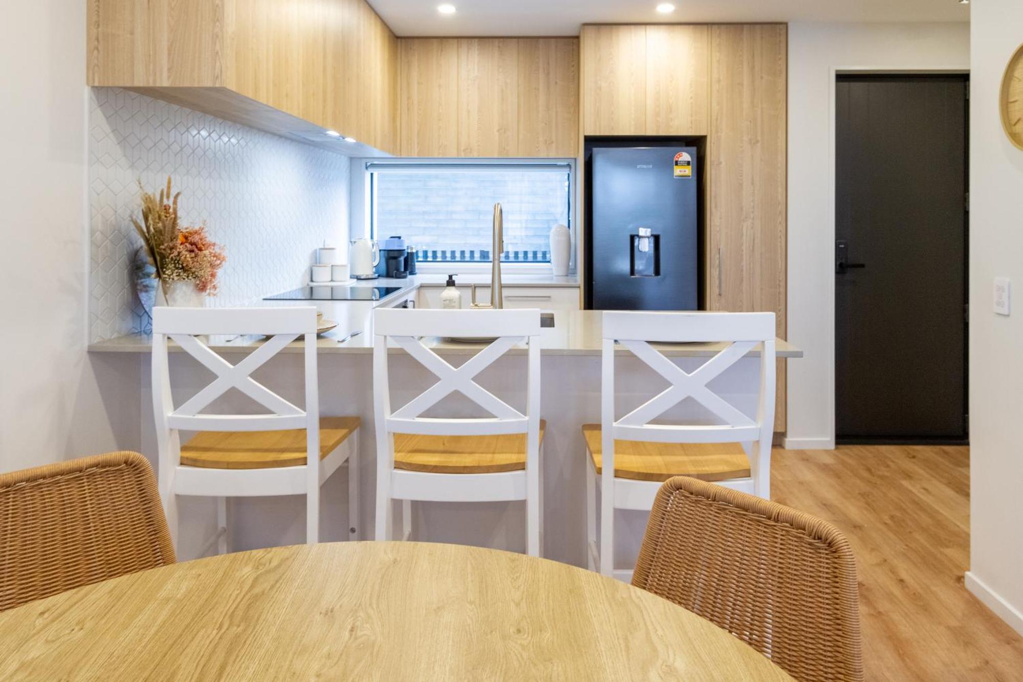 Modern 2 Bed 2 Bath Opposite Hagley Park Daire Christchurch Dış mekan fotoğraf