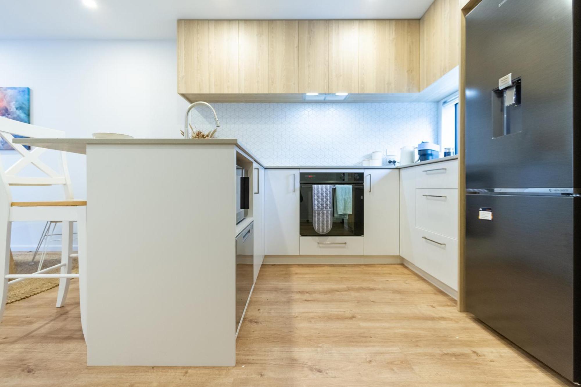 Modern 2 Bed 2 Bath Opposite Hagley Park Daire Christchurch Dış mekan fotoğraf